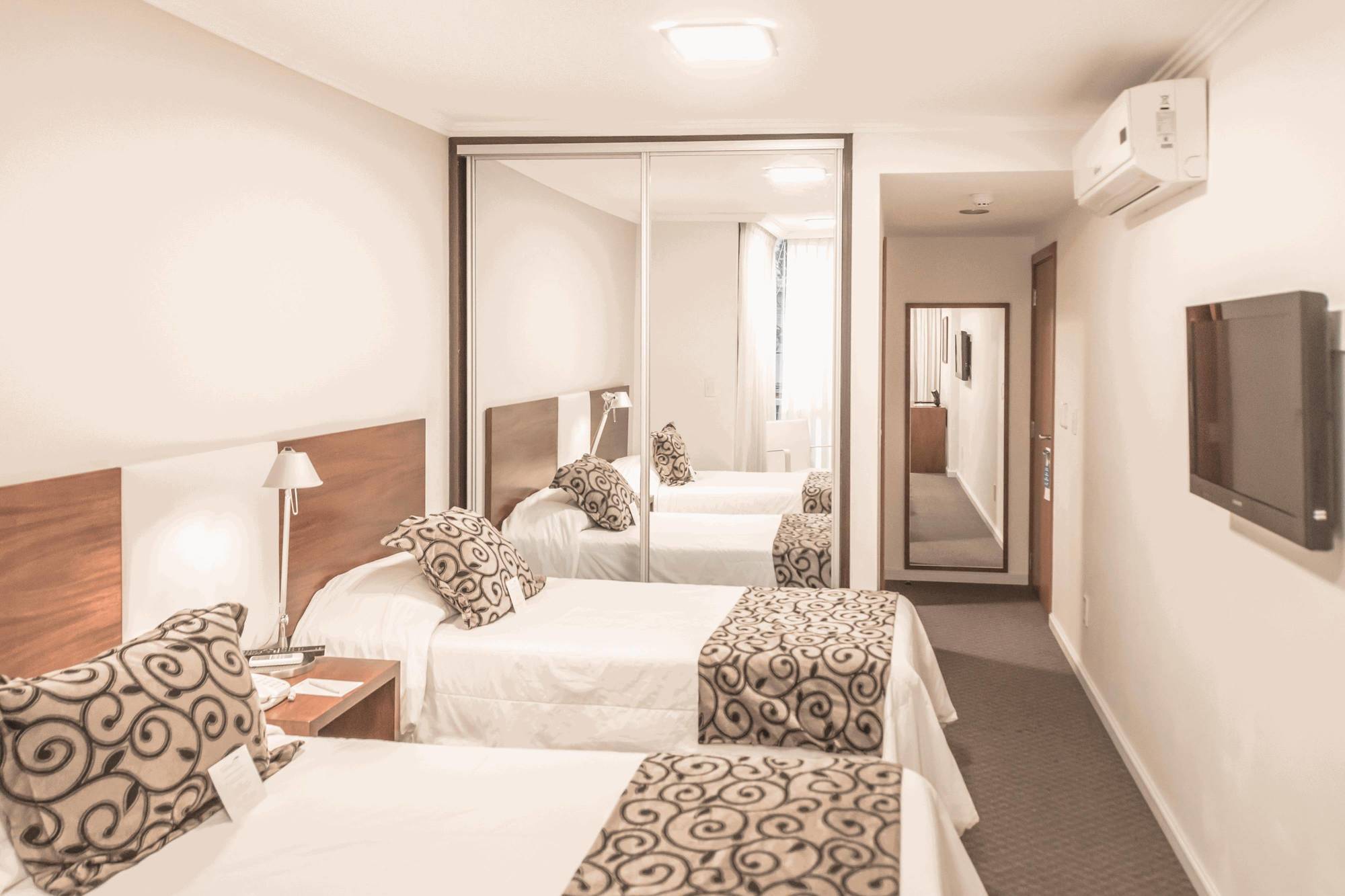 Palm Beach Plaza Hotel Montevideo Esterno foto